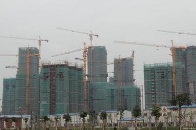 大連爛尾樓居民釘塑料布御寒,中國商品房預(yù)售制度該取消嗎？